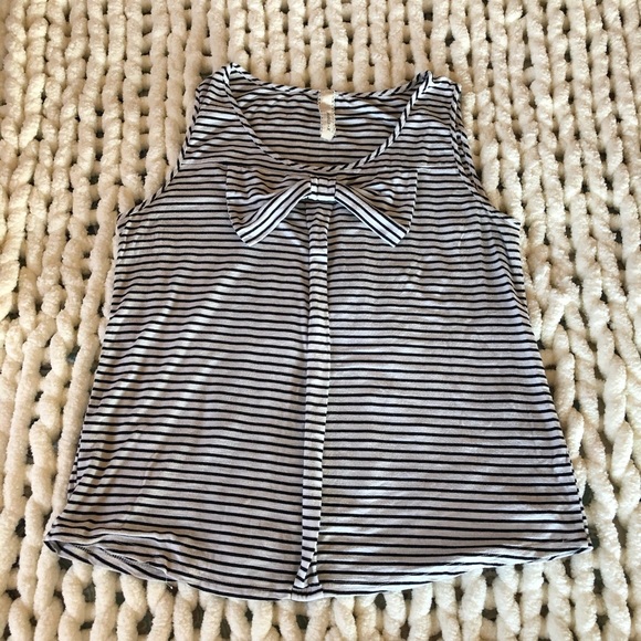 Robin K Tops - Striped Black and White Sleeveless Top